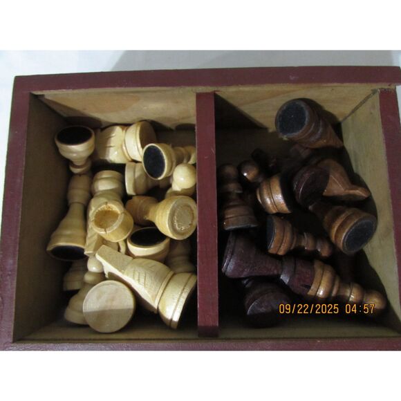 Vintage Fleur-de-lis wooden box chess set with wooden pieces slide top box - Picture 7 of 11